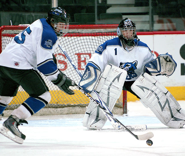 Hockey-Skaters_Rogers-Ice-Arena.jpg